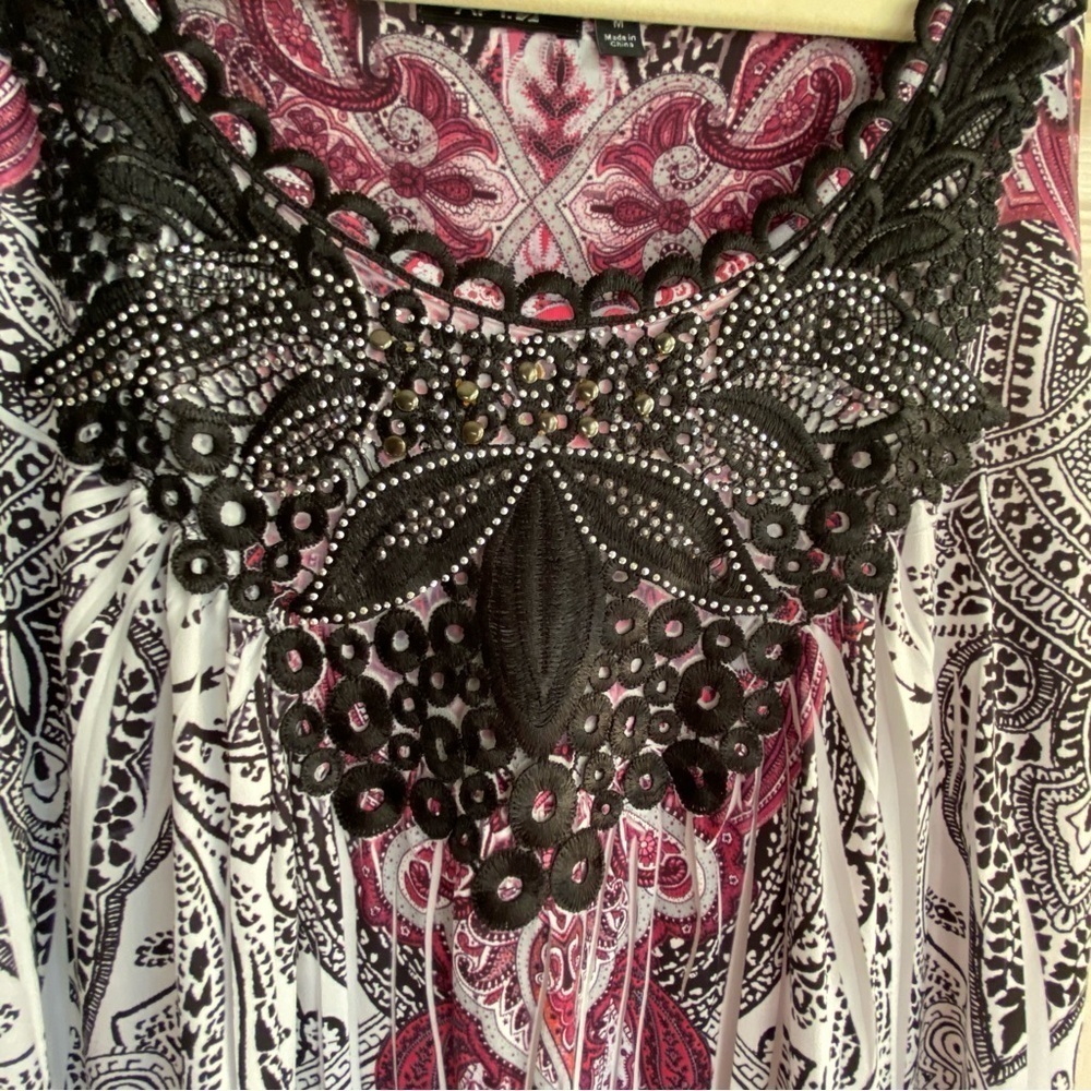 APT. 9 Dress Size M  Sleeveless Embroidered with Rhinestones On Front - Picture 2 of 7